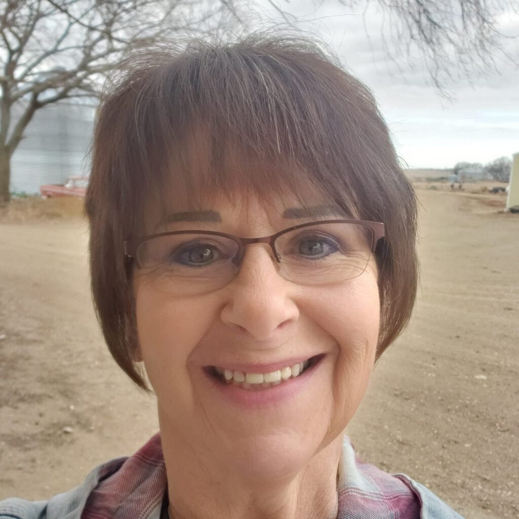 julie - Bon Homme Golf Website julie headshot